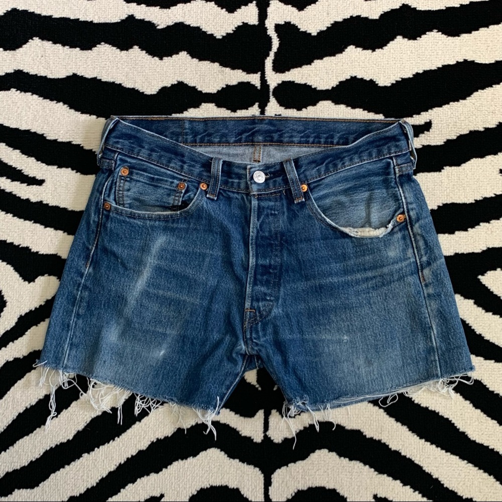 Levi’s 501 Button Fly High Waisted Mid Thigh Cutoff Boyfriend Denim Shorts 10/30